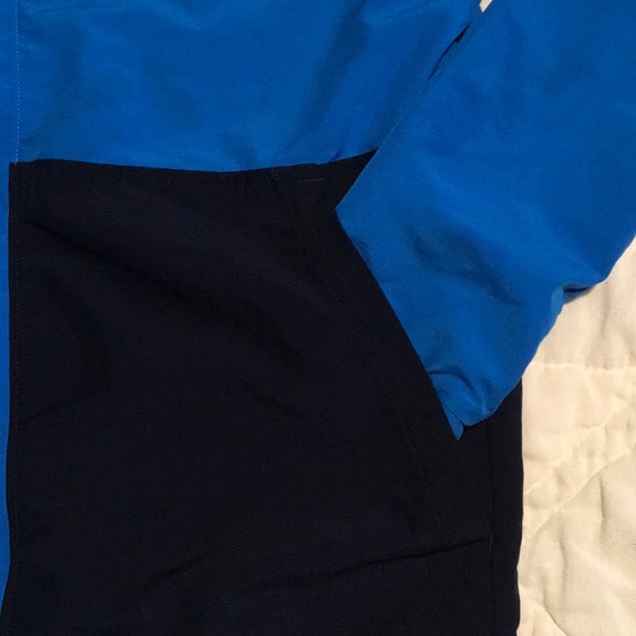 UNDER ARMOUR YOUTH M, N.YLON SHELL FLEECE INSIDE - Picture 3 of 7